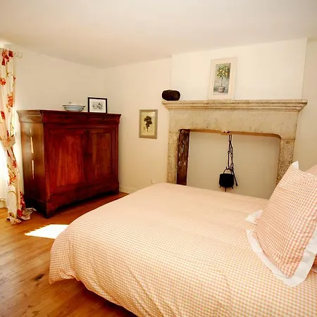 Maison De La Riviere * Coly